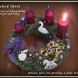 neodolala jsem kamardinmu adventnmu poinu a ekla jsme si o adventn vnec. Pvodn ml jin pernky a jinou mali...