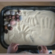 montessorri p�skovi�t� z krupi�ky / v zim� super v�c, u kter� d�ti vydr�� fakt dlouho... syn je�t� bagroval bagrem, p�esyp�val si to do kel�mk�... atd... d� se do toho malovat prstem i klackem... je to fajn :-) doporu�uji na lin� :-D :-D